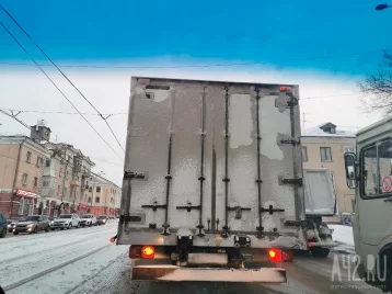 Фото: Половина кемеровчан опоздала на работу из-за многокилометровых пробок в городе 1