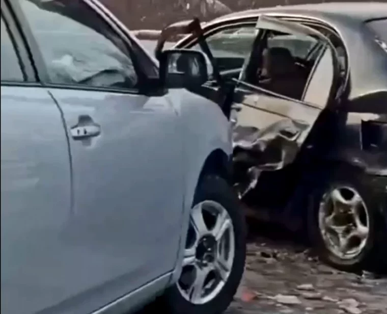 Фото: В Новокузнецке столкнулись два автомобиля 2