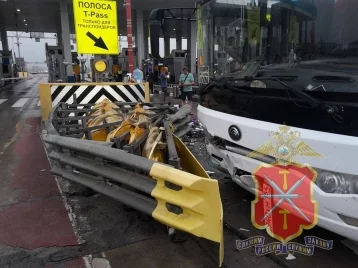 Фото: После ДТП с автобусом под Тулой госпитализировали 35 человек, пятеро в тяжёлом состоянии 1