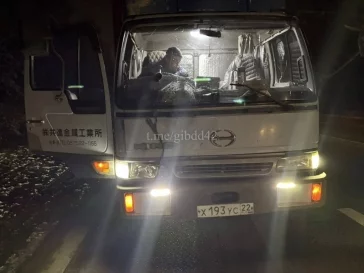 Фото: В Кемерове грузовик насмерть сбил стоявшую на дороге пожилую женщину 3