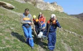 Застрявшую в горах Крыма пожилую жительницу Кузбасса экстренно эвакуировали спасатели