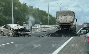 Углевоз и легковой автомобиль столкнулись на трассе Кемерово — Ленинск-Кузнецкий