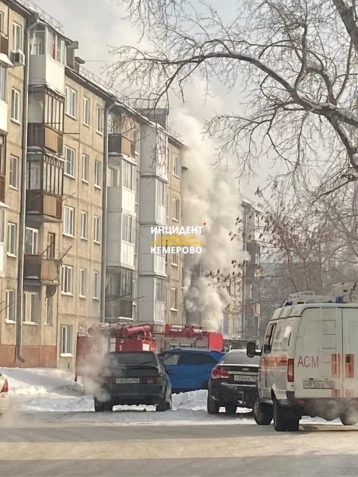 Фото: В Кемерове на Мичурина загорелся многоквартирный дом 1