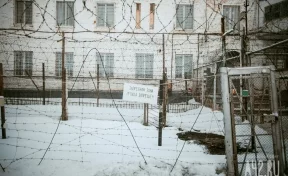 В Самаре мужчина поджёг дом своего соседа и напал на полицейского с ножом