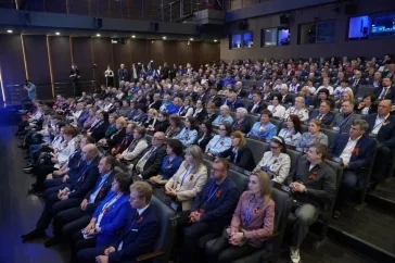 Фото: Итоги 5 лет работы: губернатор Кузбасса выступил на региональном форуме партии «Единая Россия» 2