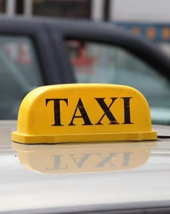 В Приморском крае пассажирка избила таксистку после просьбы оплатить поездку 