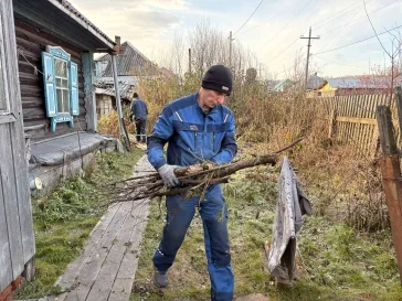 Фото: «Разрез Кийзасский» помог подготовиться к зиме 95-летней одинокой жительнице Мысков 2