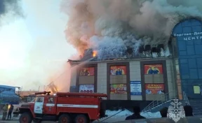 В Иркутской области загорелся магазин стройматериалов 
