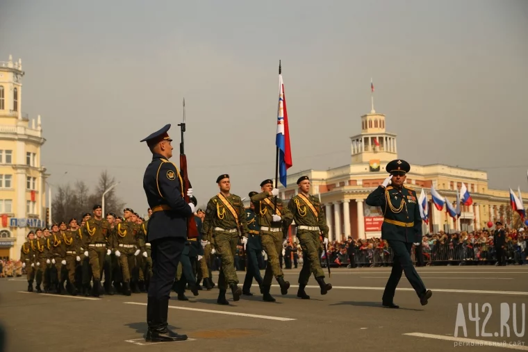 Фото: В Кемерове прошёл парад, посящённый Дню Победы 8
