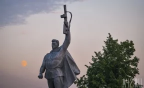 В Кемерове отремонтируют памятник Воину-освободителю на набережной Томи