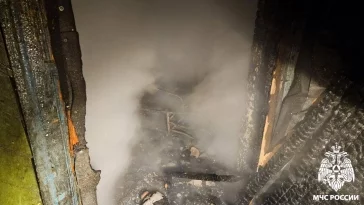 Фото: Два человека погибли на пожаре в Кузбассе 3