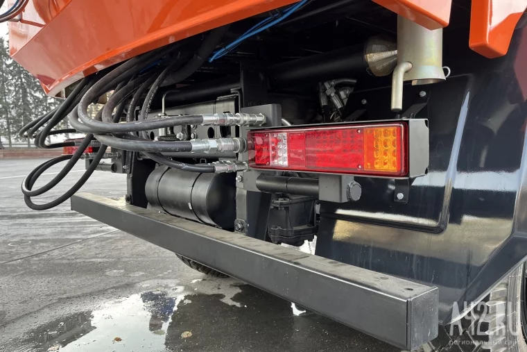 Фото: В Кемерове теперь собирают автомобили. Что за машина «УниРОСС» и сколько в ней китайских запчастей 11