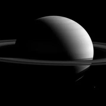 Фото: NASA опубликован последний снимок с зонда Cassini 1
