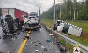 Цистерна с углекислотой взорвалась после ДТП с автовозом в Нижегородской области
