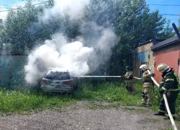 Фото: В Кузбассе с начала года горели более 100 автомобилей 1