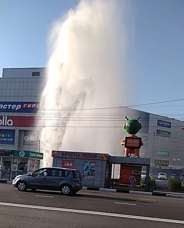 Фото: В СГК прокомментировали ситуацию с «фонтаном» напротив «Сити-Молла» в Новокузнецке 1