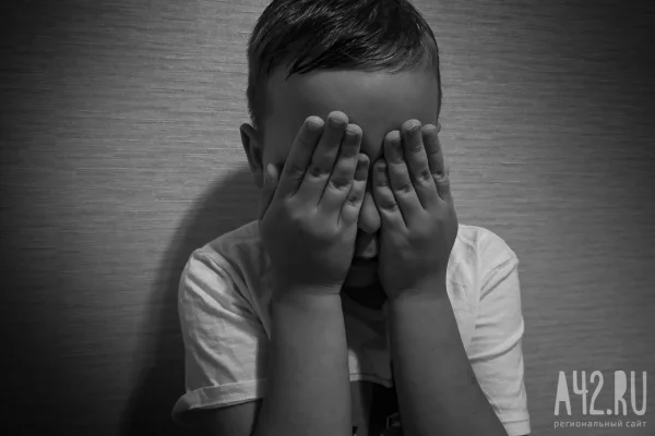 В Кузбассе мать душила 8-летнюю дочь и выгоняла трёх детей из дома: суд вынес приговор