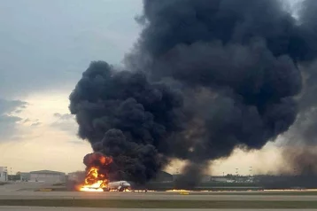 Фото: Нарушения инструкций не было: «Аэрофлот» вступился за экипаж сгоревшего в Шереметьево SSJ-100 1