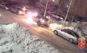 Кузбассовец поджёг Lexus, водитель которого не уступил ему дорогу