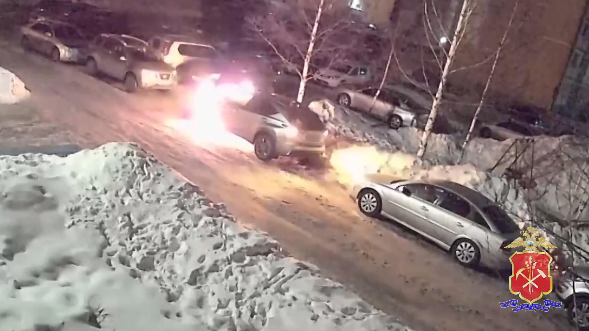 Кузбассовец поджёг Lexus, водитель которого не уступил ему дорогу