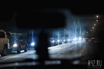 Фото: «Двое в реанимации»: на кузбасской трассе потерявший управление водитель снёс четырёх человек 1