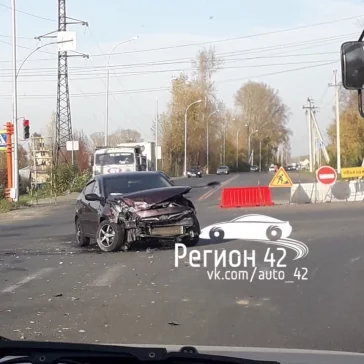 Фото: В жёстком ДТП с тремя авто в Кемерове никто не пострадал 1