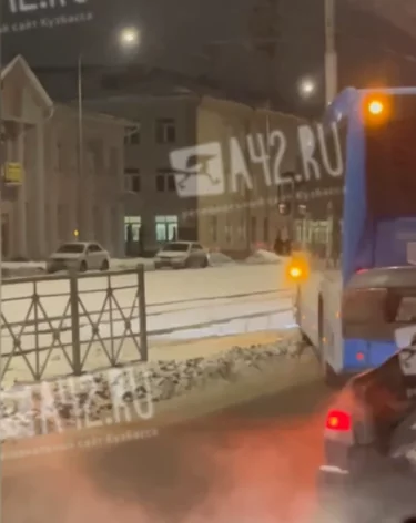 В Кемерове произошло ДТП с пассажирским автобусом