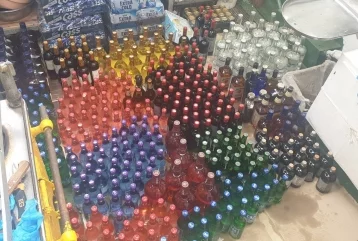 Фото: На Сахалине таможенники нашли и изъяли 600 бутылок элитного алкоголя  1