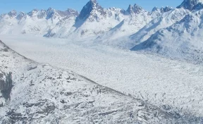 Опубликовано завораживающее видео зарождения гигантского айсберга