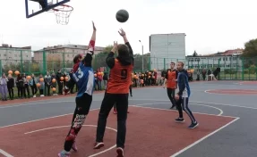 Мэр Кемерова опубликовал видео с обновлённой спортплощадкой у школы