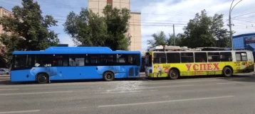 Фото: В ГИБДД озвучили подробности ДТП с троллейбусом и автобусом на проспекте Ленина в Кемерове 1