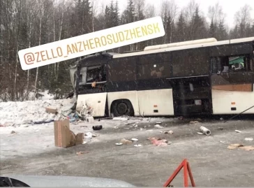 Фото: Серьёзное ДТП с рейсовым автобусом произошло на кузбасской трассе 3