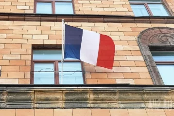 Фото: В Париже из-за взрыва на митинге преподавательница колледжа лишилась пальца 1