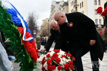 Фото: Сергей Цивилёв и Илья Середюк возложили цветы к Мемориалу Славы 3