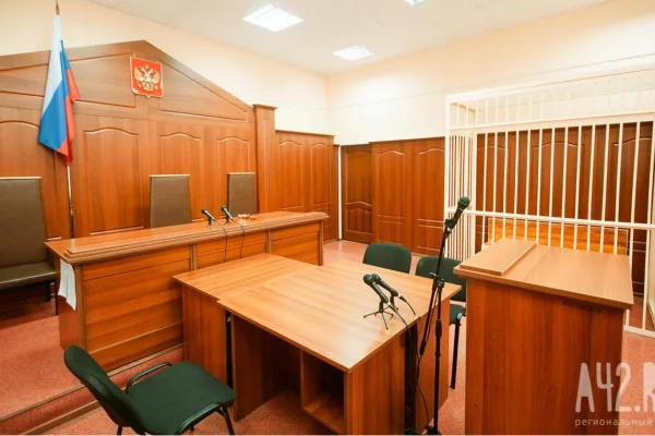 Житель Уфы отправил подруге интимные видео бывшей девушки и попал под суд