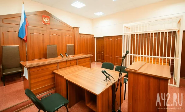 Житель Уфы отправил подруге интимные видео бывшей девушки и попал под суд