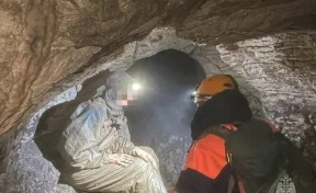 В Сочи спасатели вызволили из пещеры потерявшуюся женщину