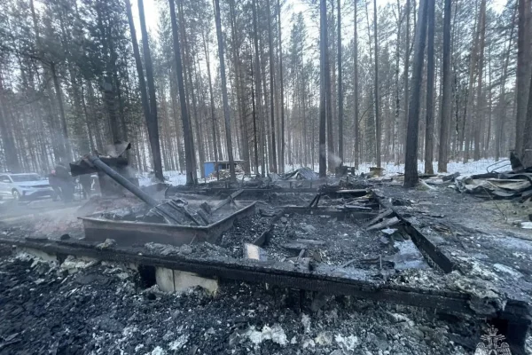 Один выжил, остальные погибли: гостевой дом сгорел в Хакасии