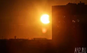 Мощная вспышка класса X1.8 произошла на Солнце