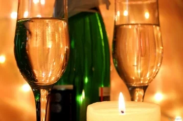 Фото: Медики: два бокала шампанского в неделю улучшают память  1
