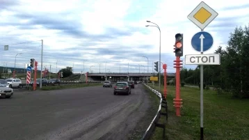 Фото: На перекрёстке Терешковой — Притомский в Кемерове запустили светофоры 1