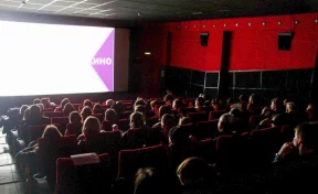 В Абакане более 30 человек получили поражение сетчатки после просмотра фильма в кинотеатре 