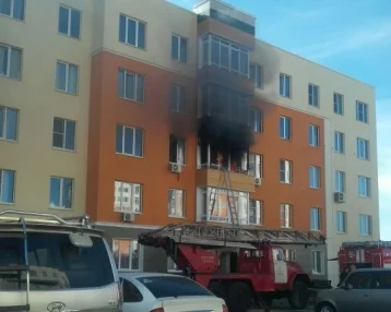 Фото: В кемеровской Лесной Поляне загорелась квартира в пятиэтажном доме 1