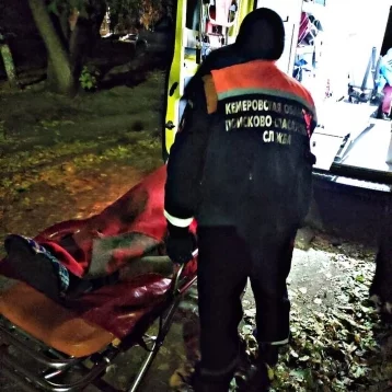 Фото: В Кузбассе пожилому мужчине понадобилась помощь спасателей 1