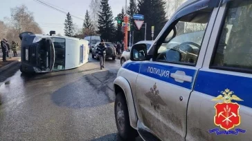 Фото: В Кузбассе произошло ДТП с участием машины скорой помощи: погибла пациентка 1