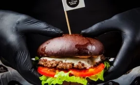 Суд оштрафовал Black Star Burger за антисанитарию