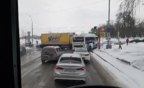 ДТП заблокировало дорогу в Кемерове