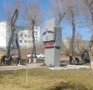 Фото: В Кемерове отремонтировали мемориал, установленный павшим в годы ВОВ 1