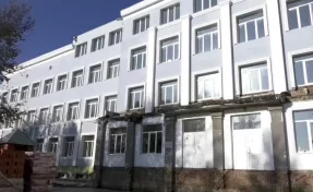 Мэр Кемерова рассказал о проблеме, возникшей при ремонте одной из старейших школ города