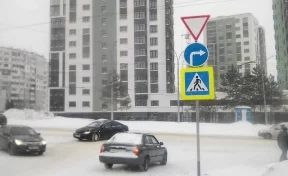 В Кемерове на участке Молодёжного проспекта установили новые дорожные знаки